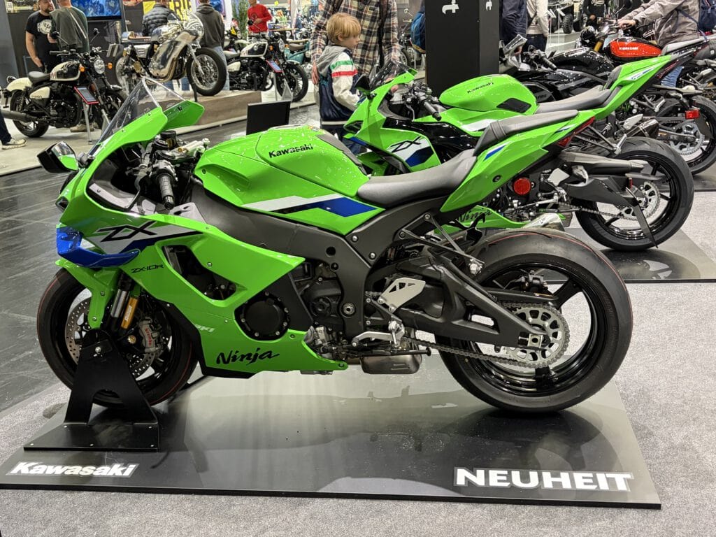 INTERMOT 2025 Erfahrungsbericht: Große Bühne, viel Show – wenig Neues 9 Intermot 2025 Kawasaki Ninja Neuheit